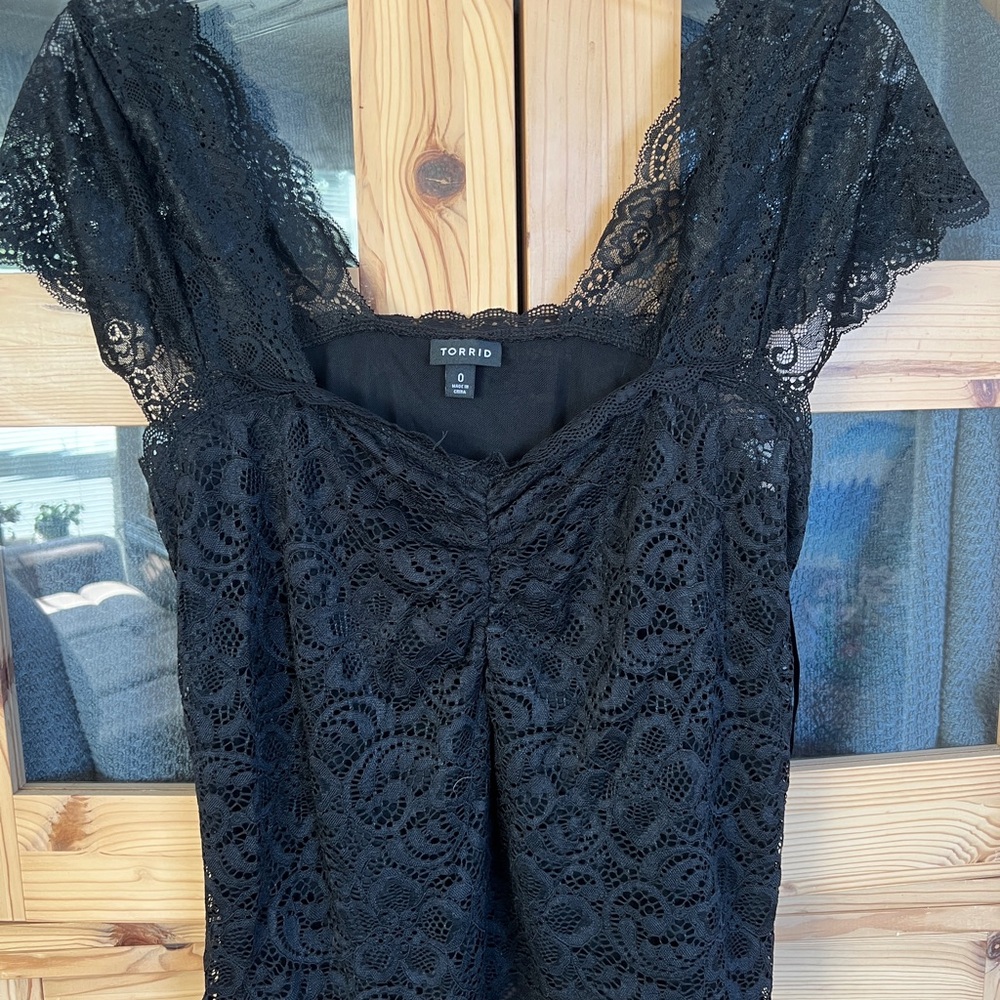 Torrid Black Fitted Lace Cap Sleeve Blouse